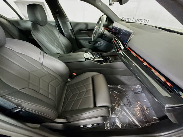 Used 2025 BMW 530i xDrive w/ Premium Package image 26