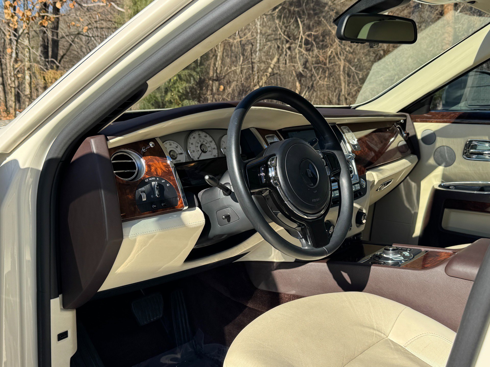 Used 2013 Rolls-Royce Ghost image 33