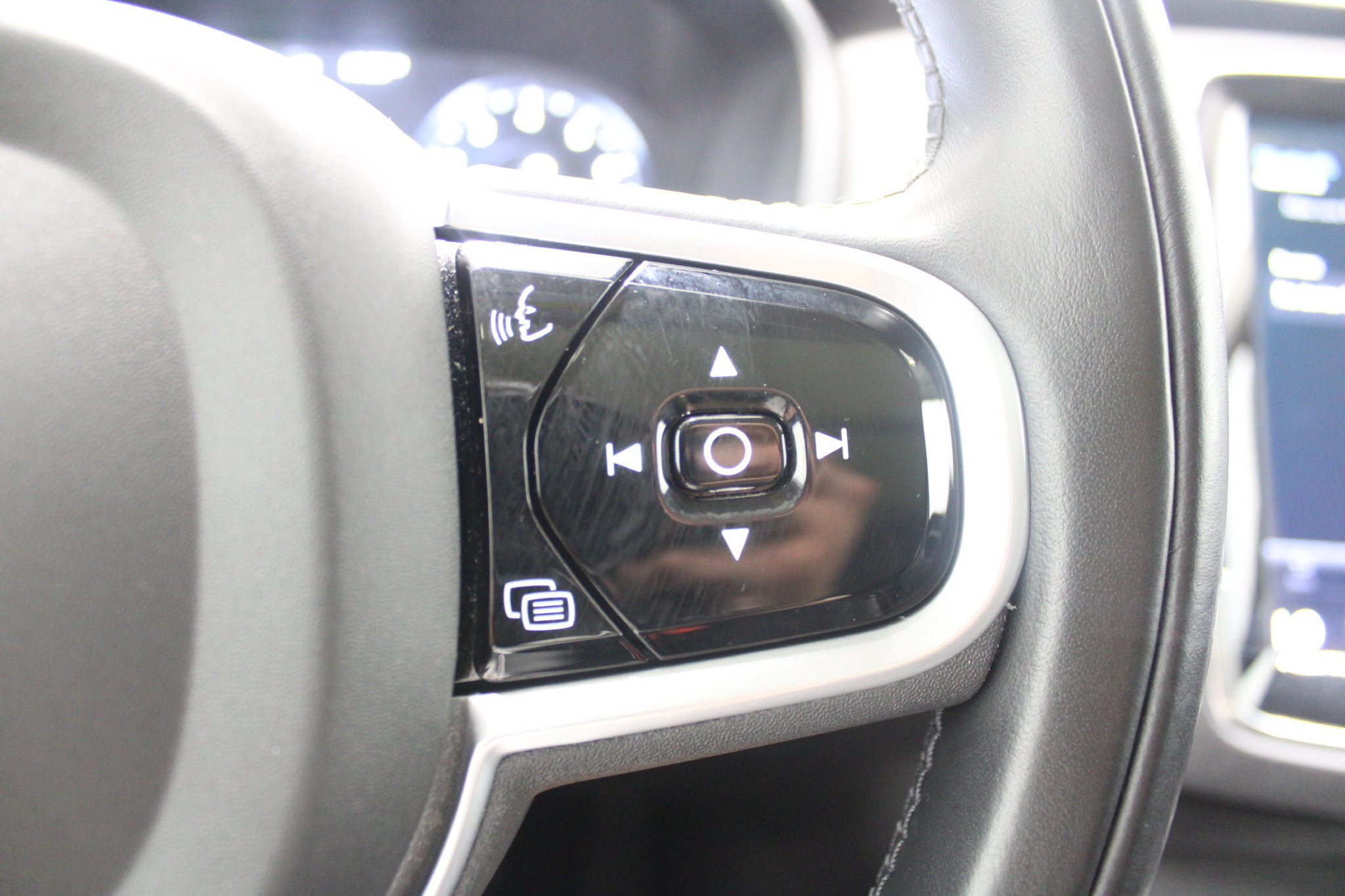 Used 2021 Volvo XC90 T5 Momentum w/ Climate Package AWD/4WD image 34