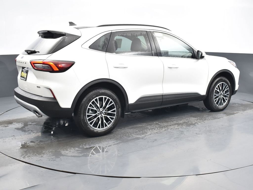 New 2025 Ford Escape SE image 4