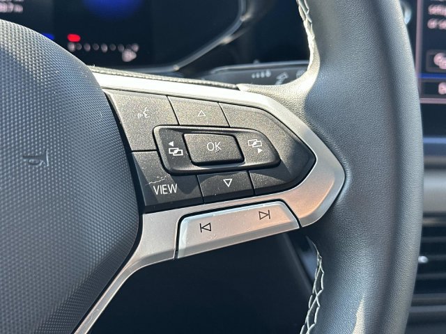 Used 2022 Volkswagen Taos SE w/ Panoramic Sunroof Package FWD image 26