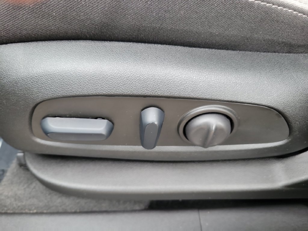 Used 2023 Chevrolet Equinox LS w/ LS Convenience Package FWD image 23
