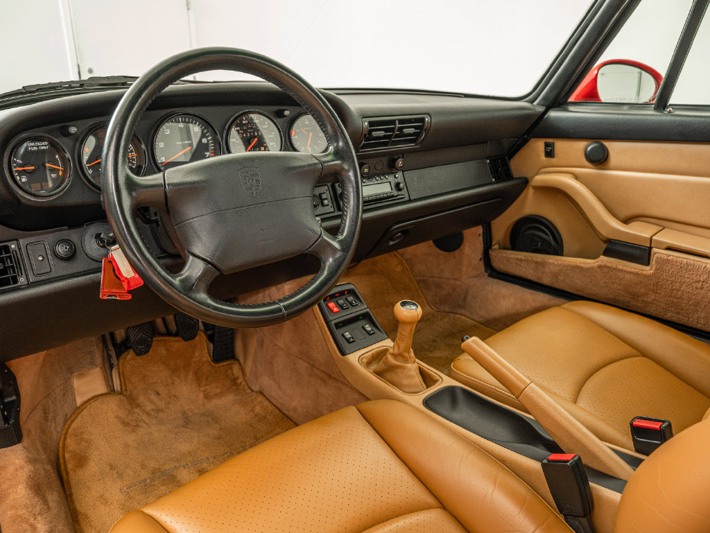 Used 1995 Porsche 911 Carrera RWD image 4