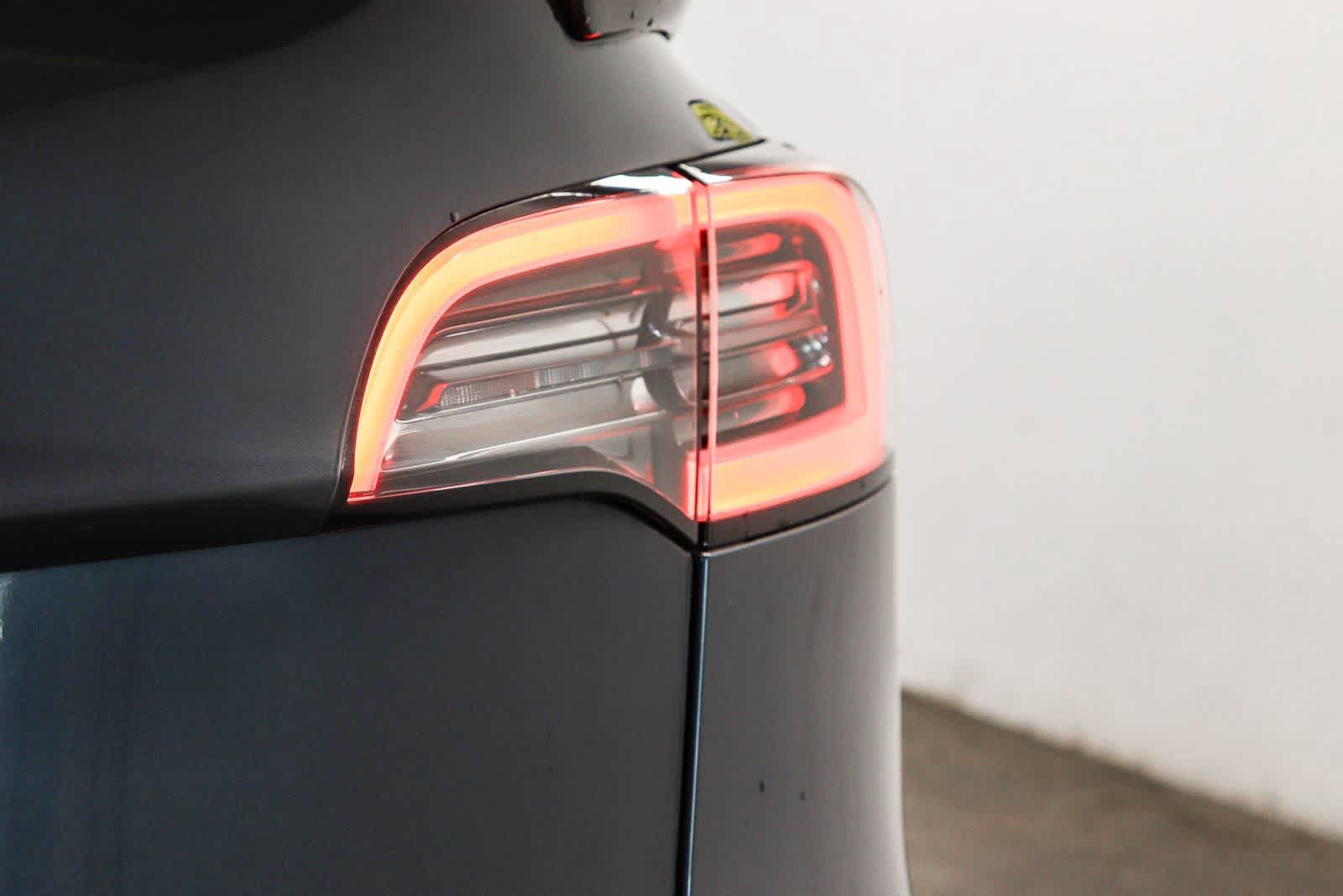 Used 2021 Tesla Model Y Long Range AWD/4WD image 10