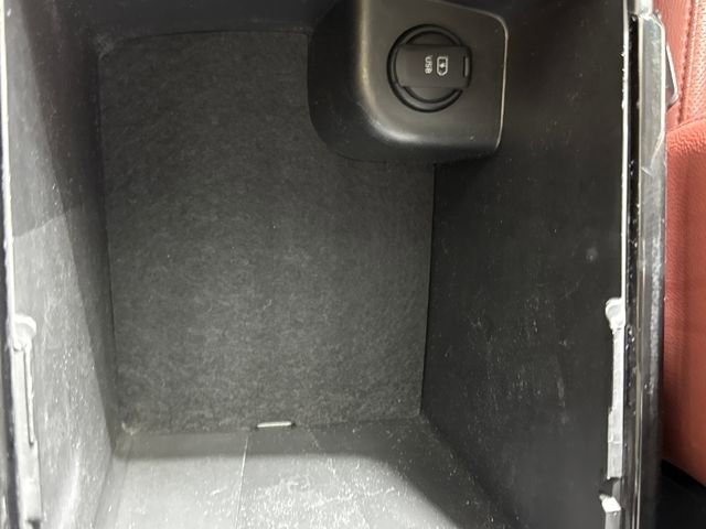 Used 2018 Kia Sorento SX image 26