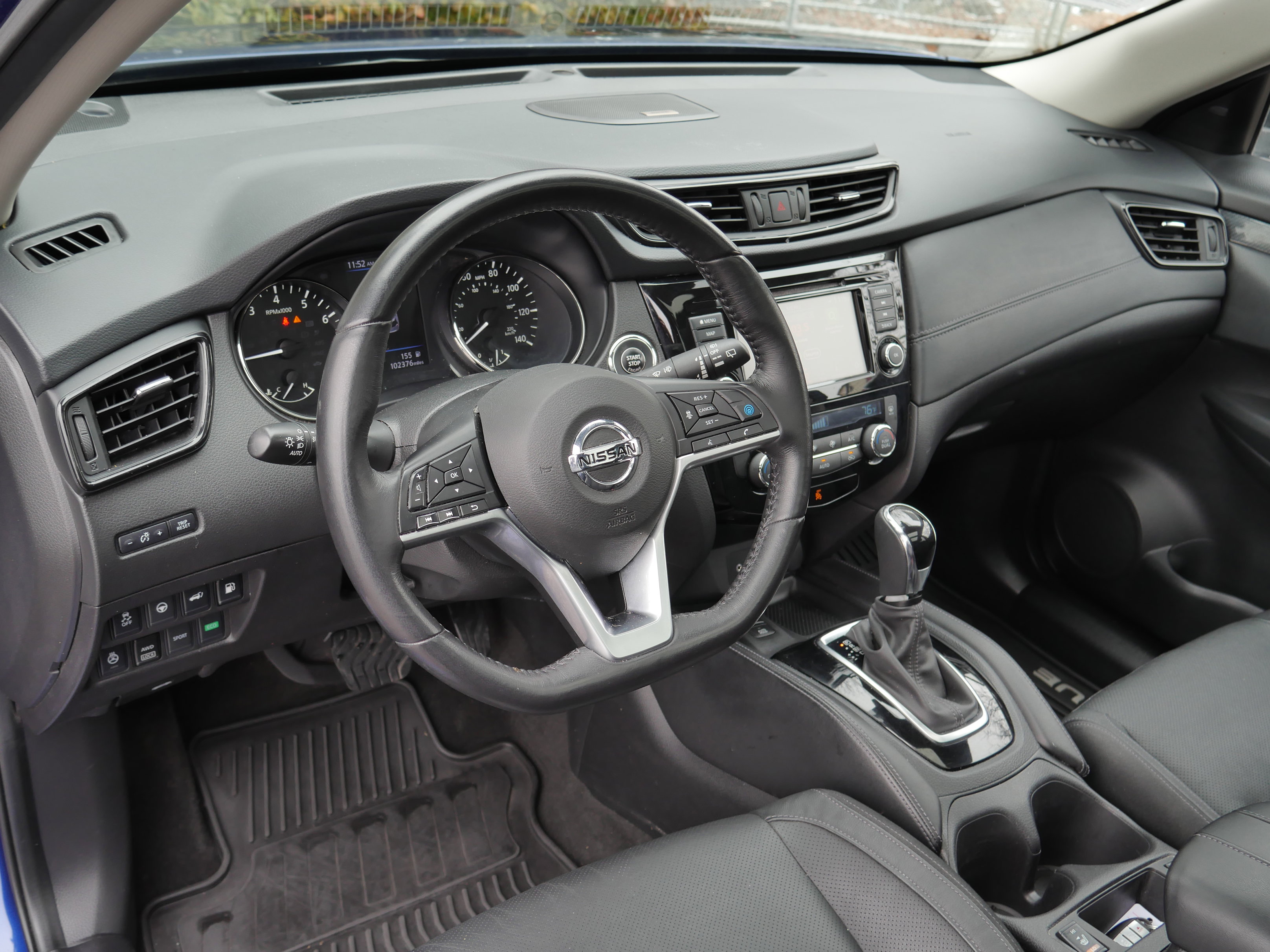 Used 2018 Nissan Rogue SL w/ Premium Package image 4