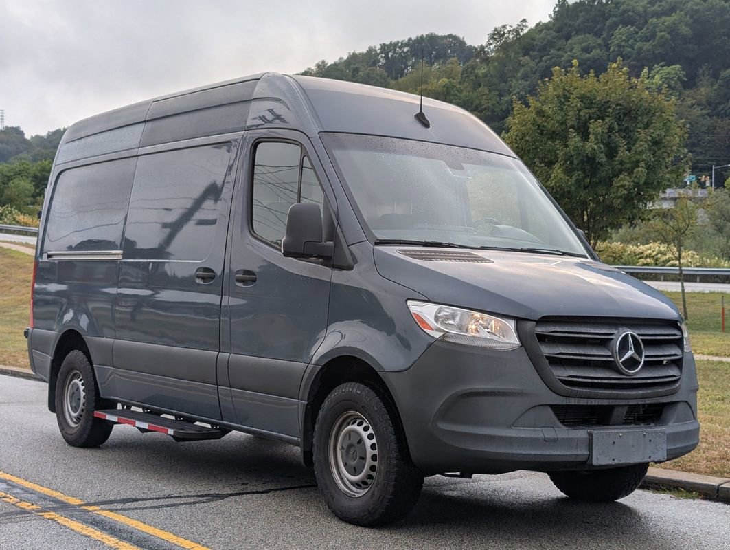 Used 2019 Mercedes-Benz Sprinter 144 image 2