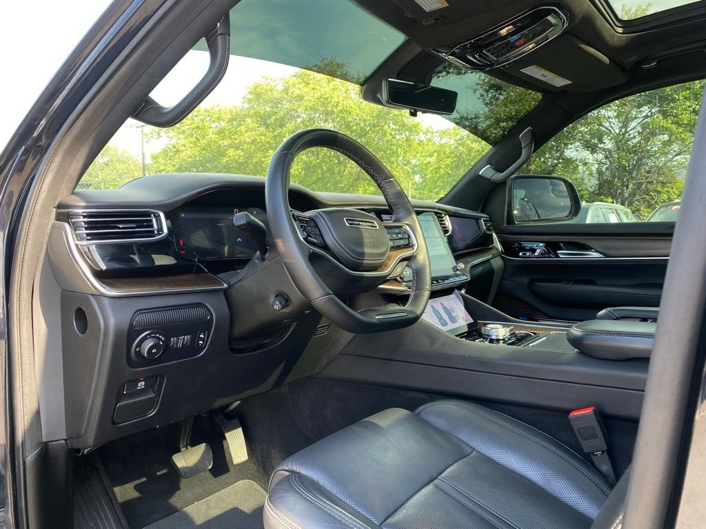 Used 2022 Jeep Grand Wagoneer Series II AWD/4WD image 7