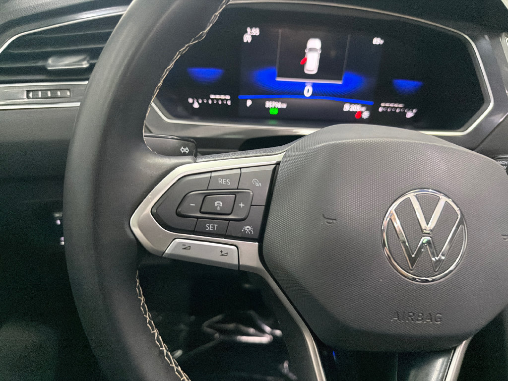 Used 2023 Volkswagen Tiguan SE w/ Panoramic Sunroof Package FWD image 25