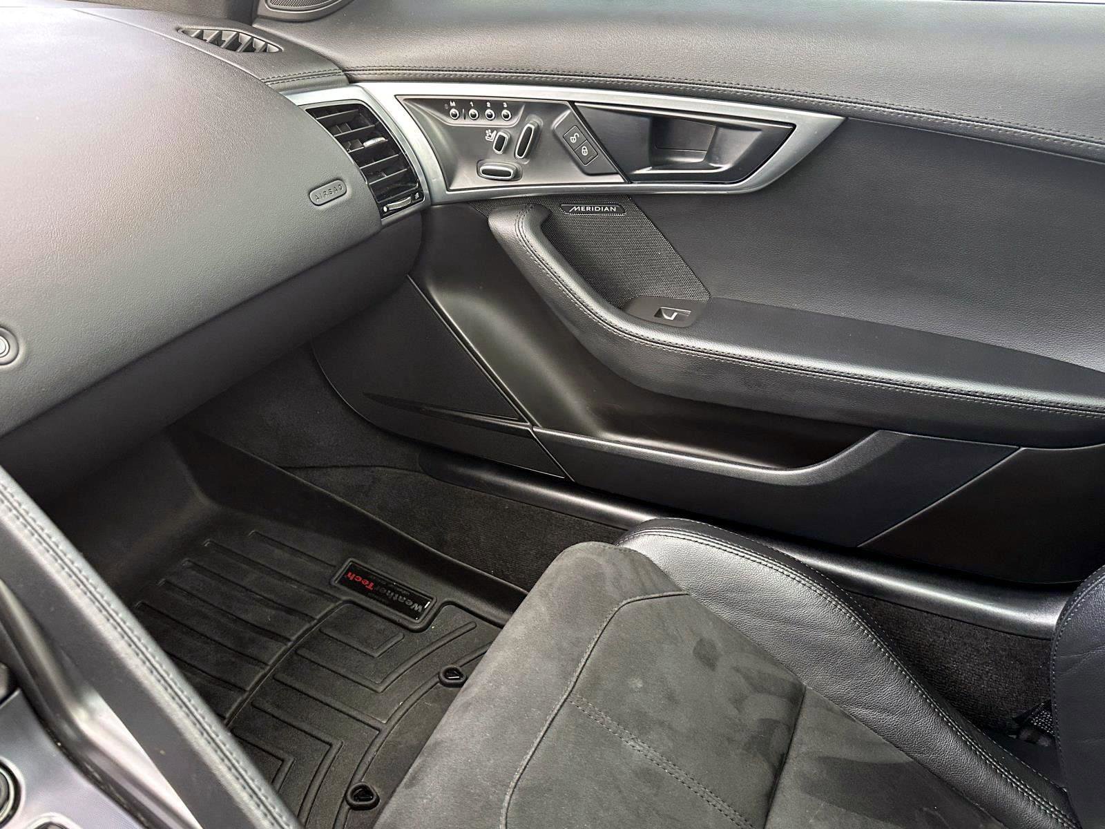 Used 2018 Jaguar F-TYPE 340HP image 30