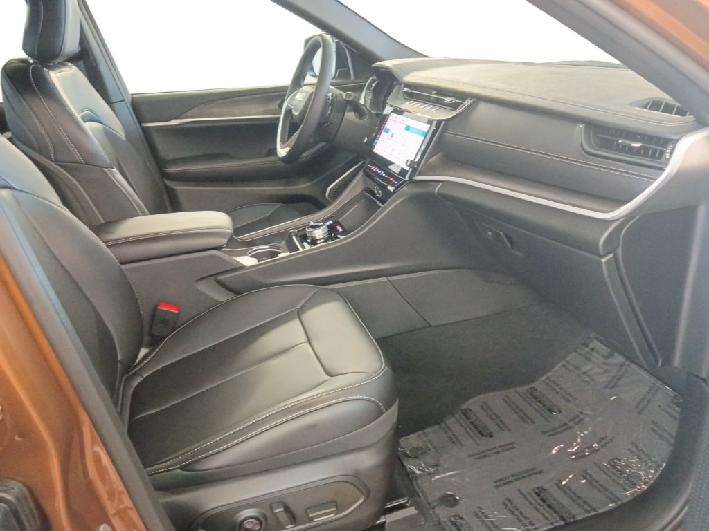 New 2026 Jeep Grand Cherokee L Limited AWD/4WD image 24