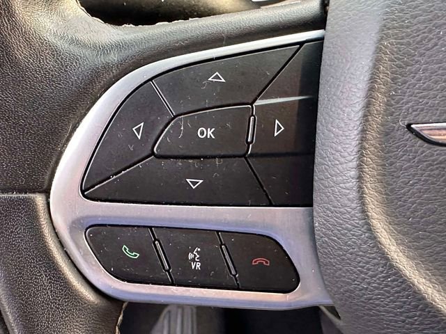 Used 2022 Chrysler Pacifica Touring-L w/ Uconnect Theater Family Group FWD image 26