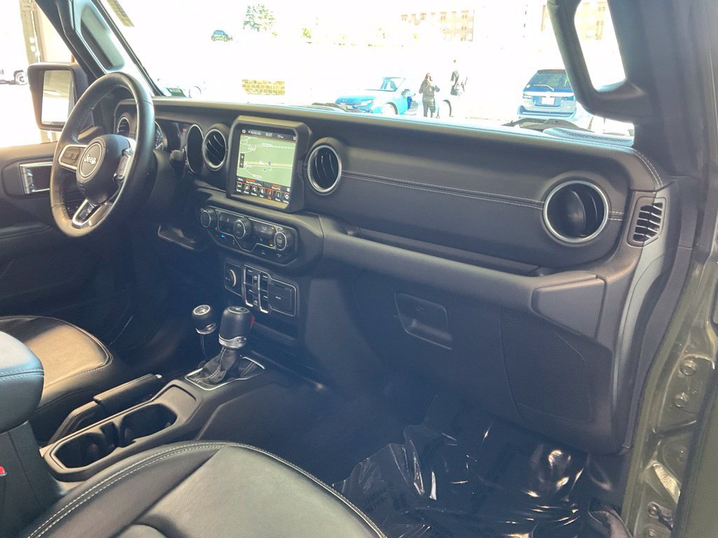 Used 2023 Jeep Wrangler Unlimited Sahara w/ Cold Weather Group AWD/4WD image 18