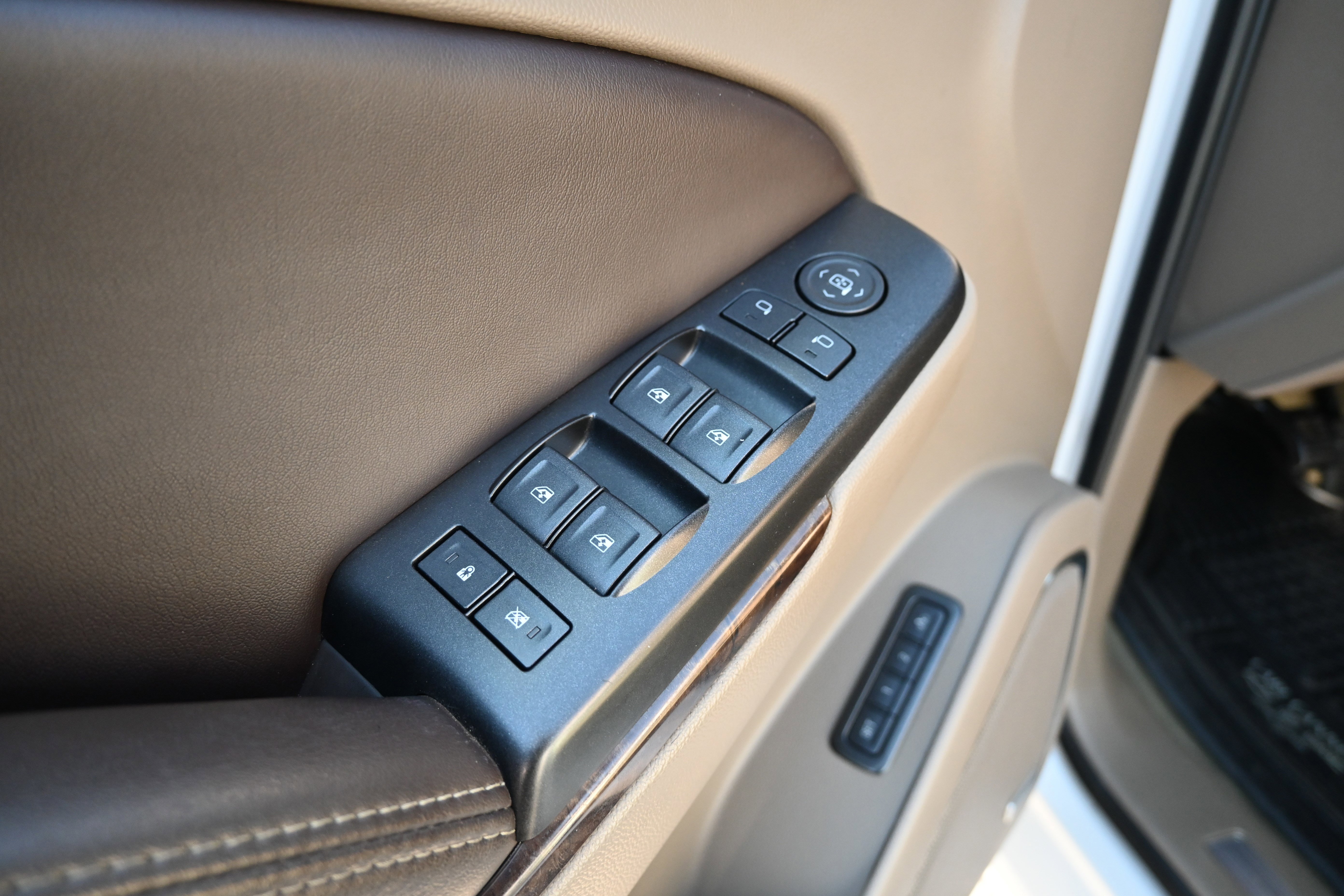 Used 2016 Chevrolet Tahoe LT image 18