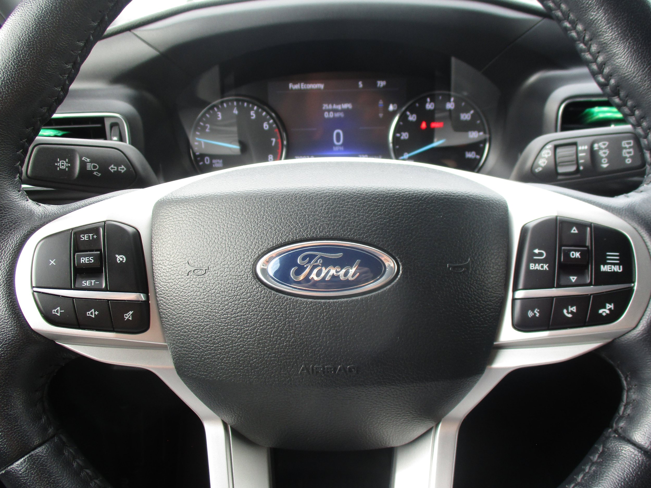 Used 2023 Ford Explorer XLT w/ Equipment Group 202A AWD/4WD image 18