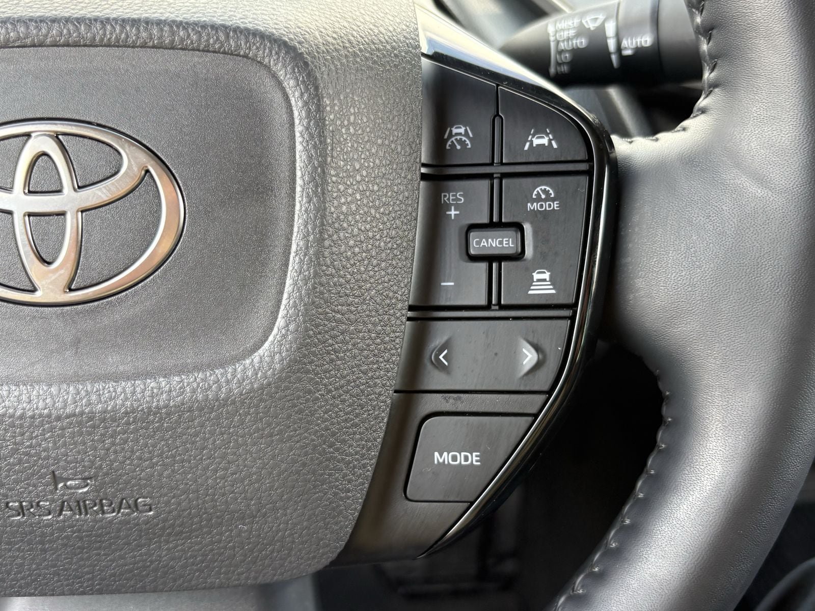 Used 2024 Toyota Prius Limited w/ Limited Premium Package FWD image 38