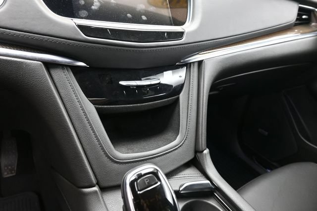 Used 2019 Cadillac XT5 Platinum AWD/4WD image 19