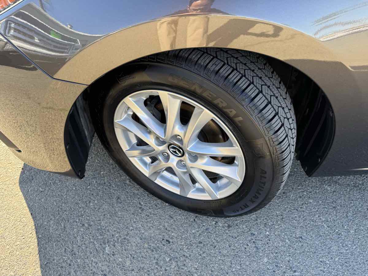 Used 2016 MAZDA MAZDA3 i Touring w/ Popular Equipment Package image 39