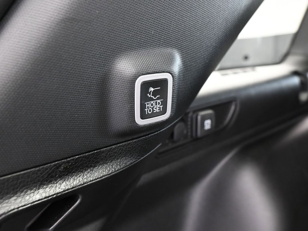 Used 2024 Jeep Grand Cherokee Limited RWD image 46