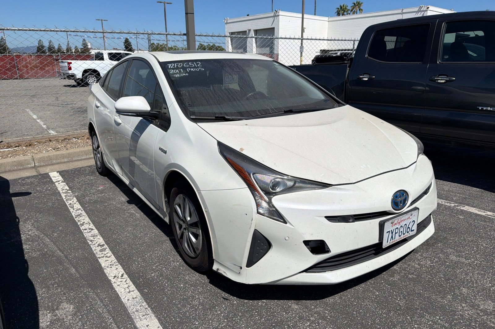 Used 2017 Toyota Prius Four w/ Premium Convenience Package FWD image 2