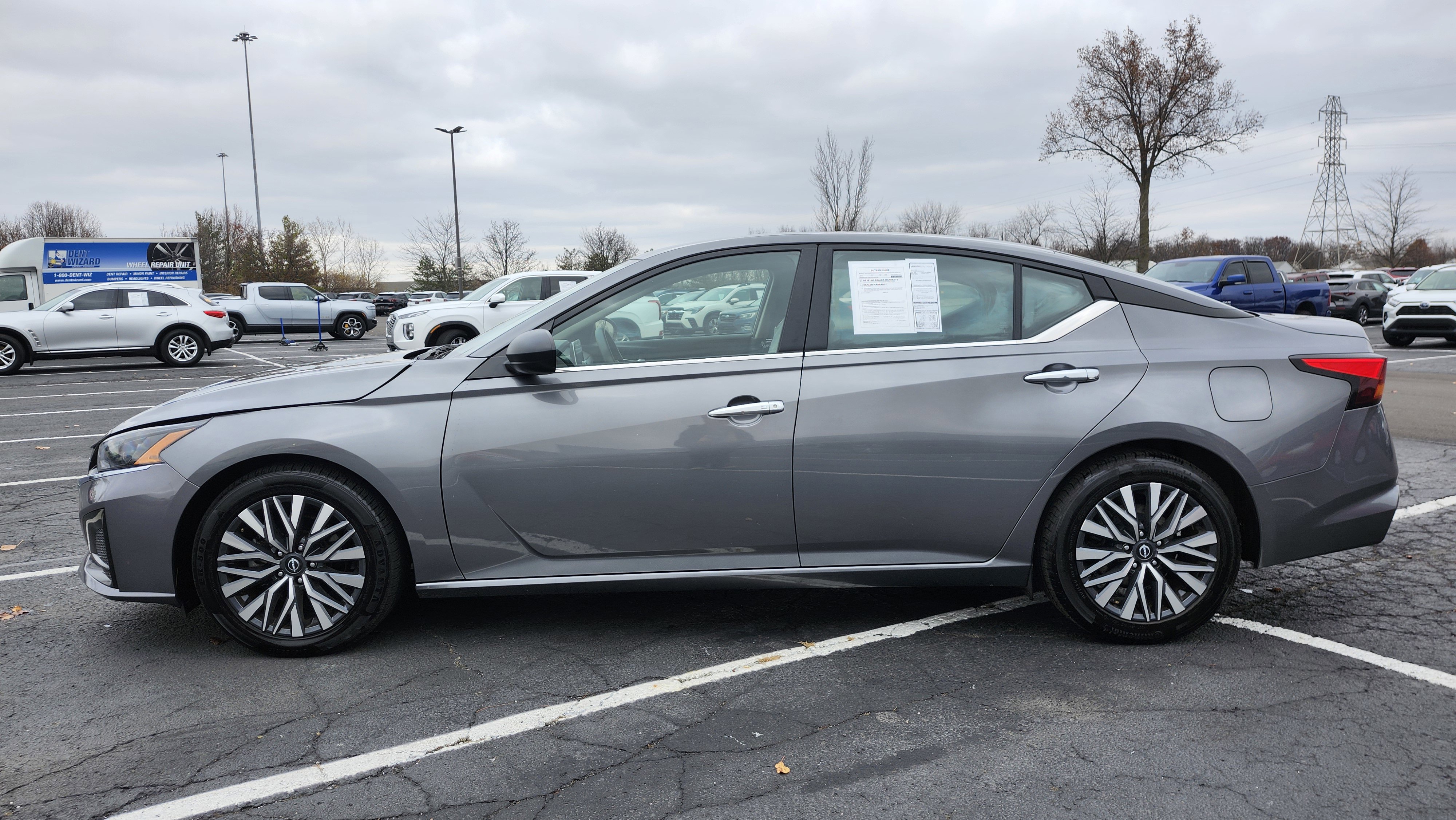 Used 2024 Nissan Altima 2.5 SV image 13