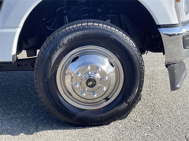 Certified 2024 Ford F350 XLT image 7