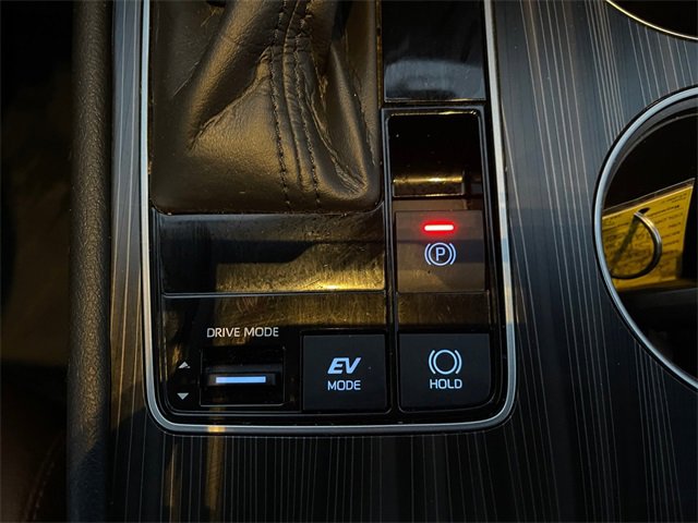 Used 2021 Toyota Sienna Platinum image 28