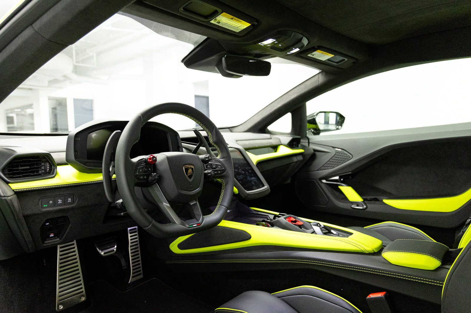 Used 2026 Lamborghini Temerario AWD/4WD image 32