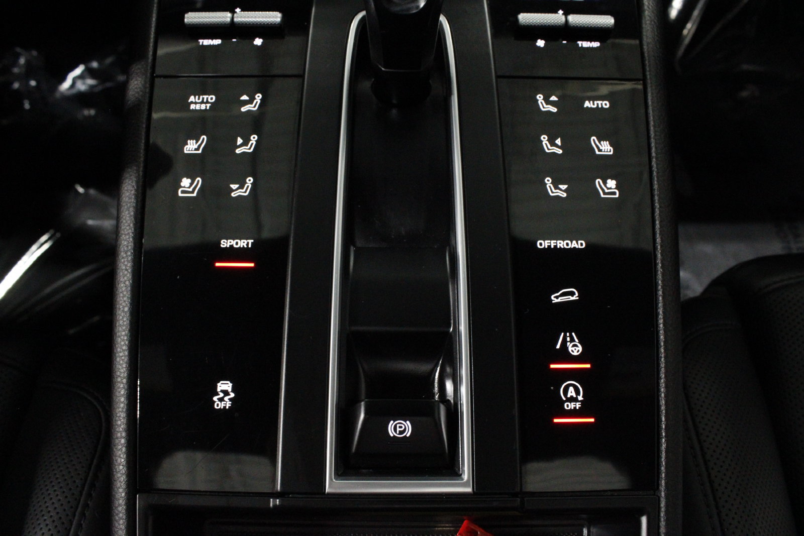 Used 2022 Porsche Macan AWD/4WD image 29