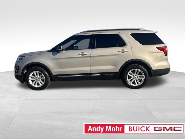 Used 2017 Ford Explorer XLT w/ Equipment Group 201A FWD image 7