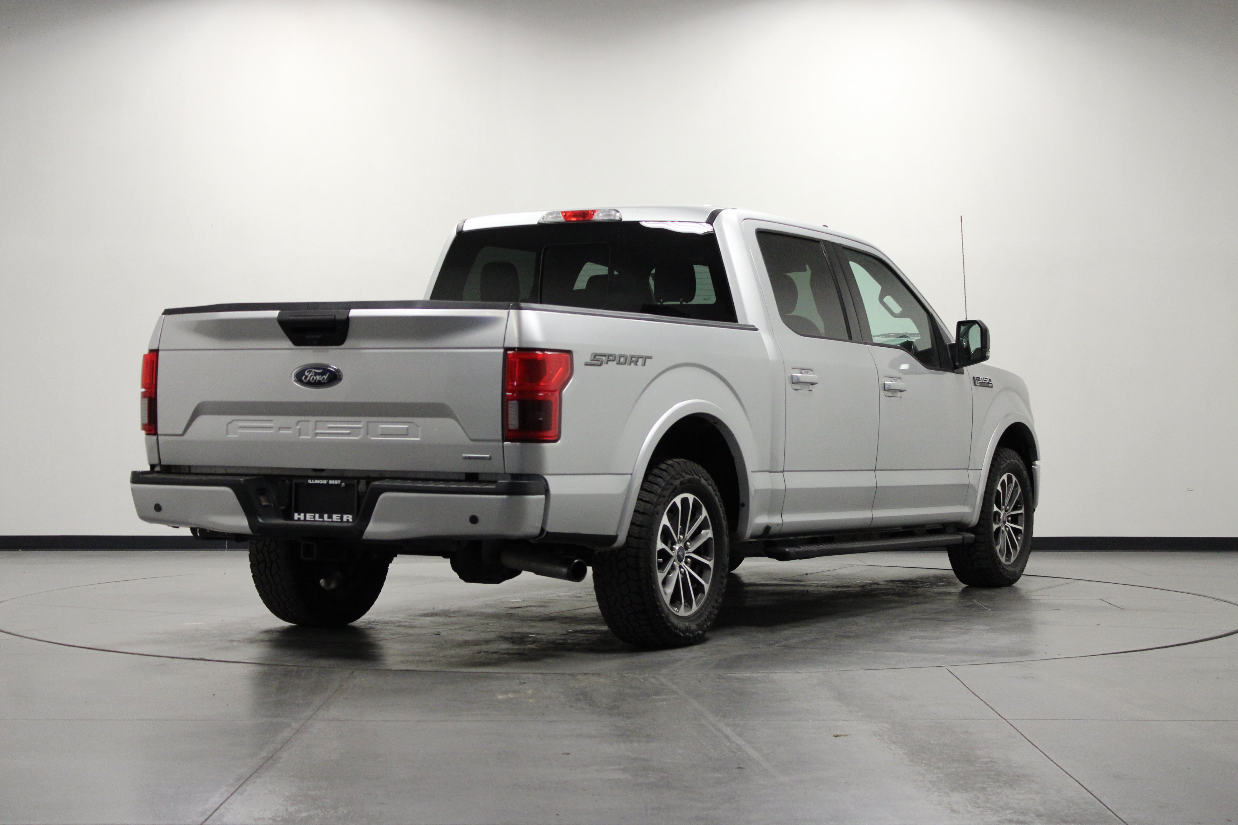 Used 2019 Ford F150 XLT w/ Equipment Group 302A Luxury RWD image 5