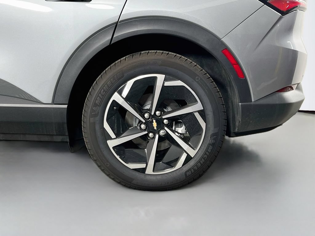 New 2026 Chevrolet Equinox EV LT FWD image 31