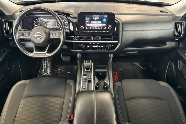 Used 2024 Nissan Pathfinder SV FWD image 15