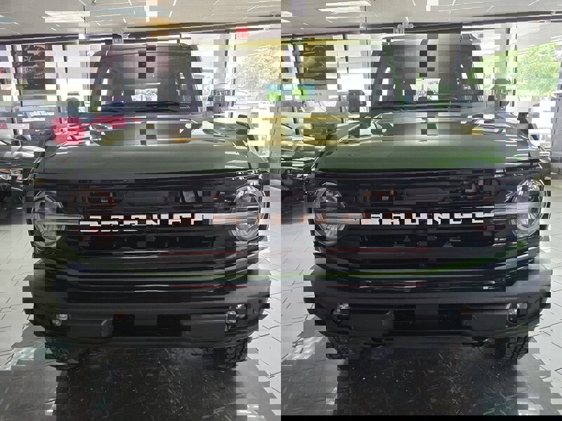 Used 2022 Ford Bronco Outer Banks image 2