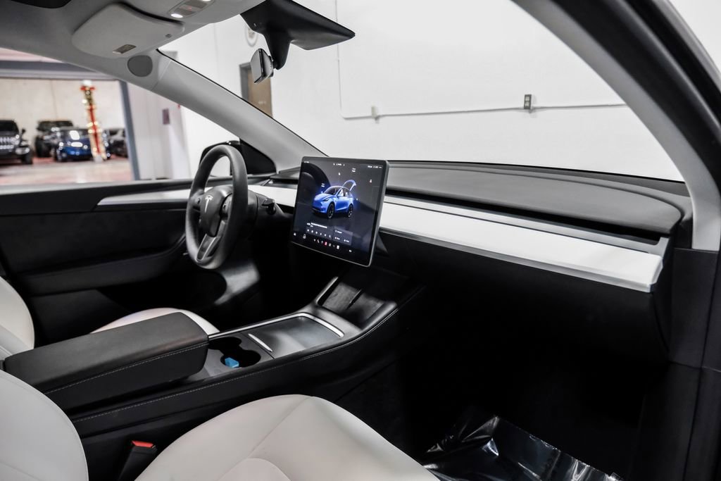 Used 2023 Tesla Model Y Long Range AWD/4WD image 15