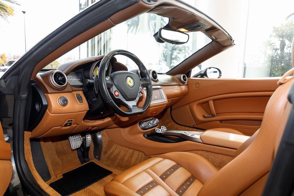 Used 2010 Ferrari California image 28