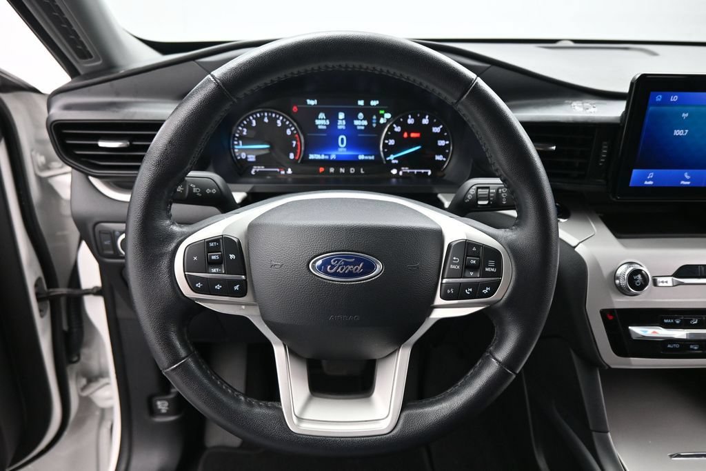 Certified 2024 Ford Explorer XLT RWD image 12