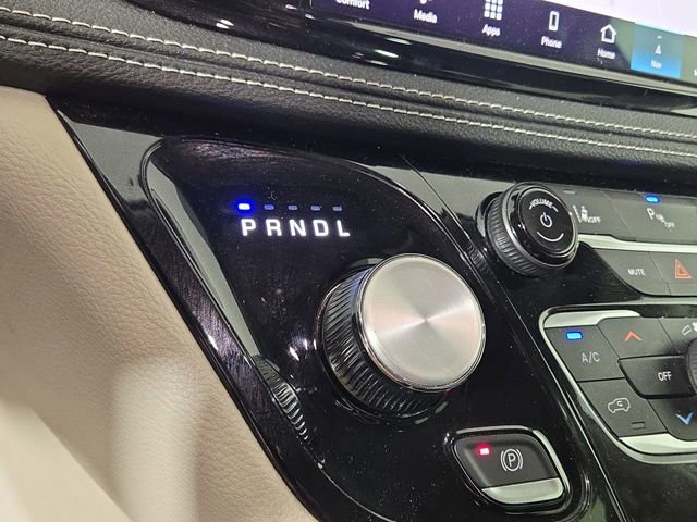 Used 2024 Chrysler Pacifica Select image 21