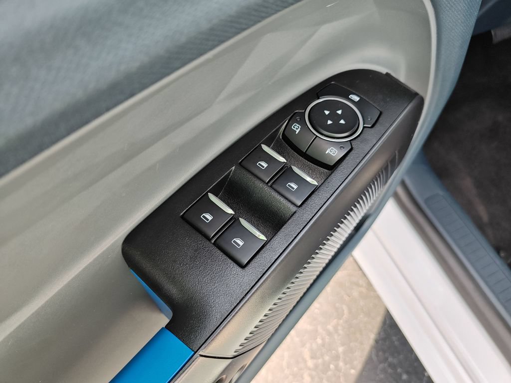 Used 2025 Ford Maverick Lobo AWD/4WD image 11