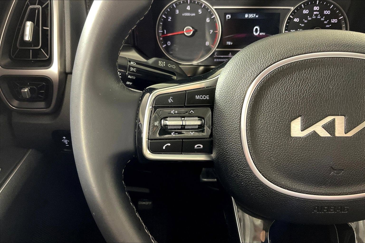 Certified 2023 Kia Sorento S w/ Panoramic Sunroof Package image 11