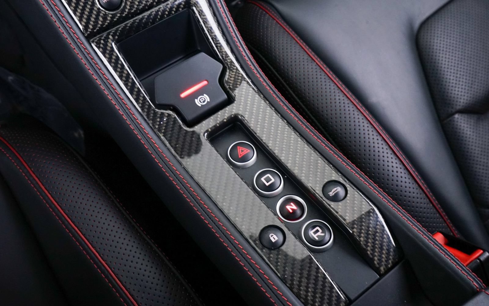 Used 2016 McLaren 650S Coupe RWD image 24