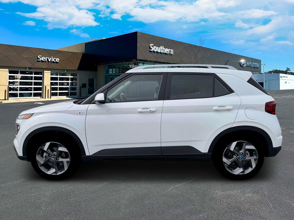 New 2026 Hyundai Venue SEL FWD image 3