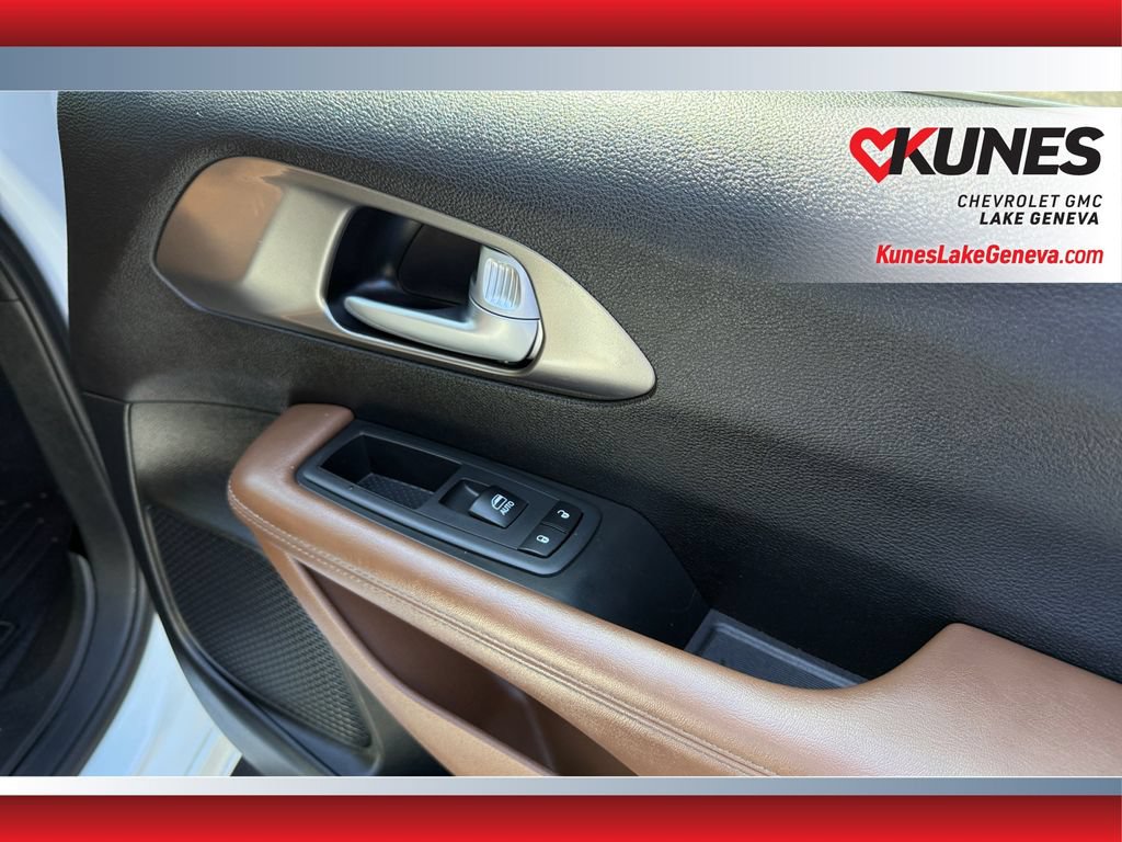 Used 2018 Chrysler Pacifica Limited w/ Advanced Safetytec Group FWD image 38