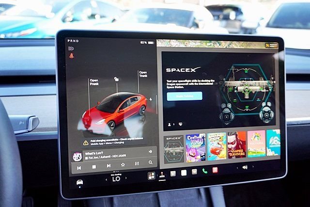Used 2023 Tesla Model 3 Standard Range RWD image 30