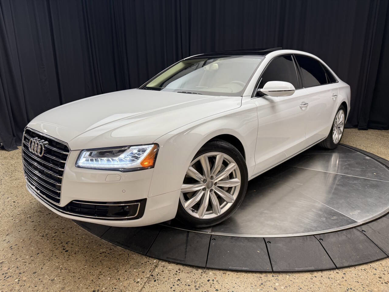 Used 2016 Audi A8 L 3.0T image 2