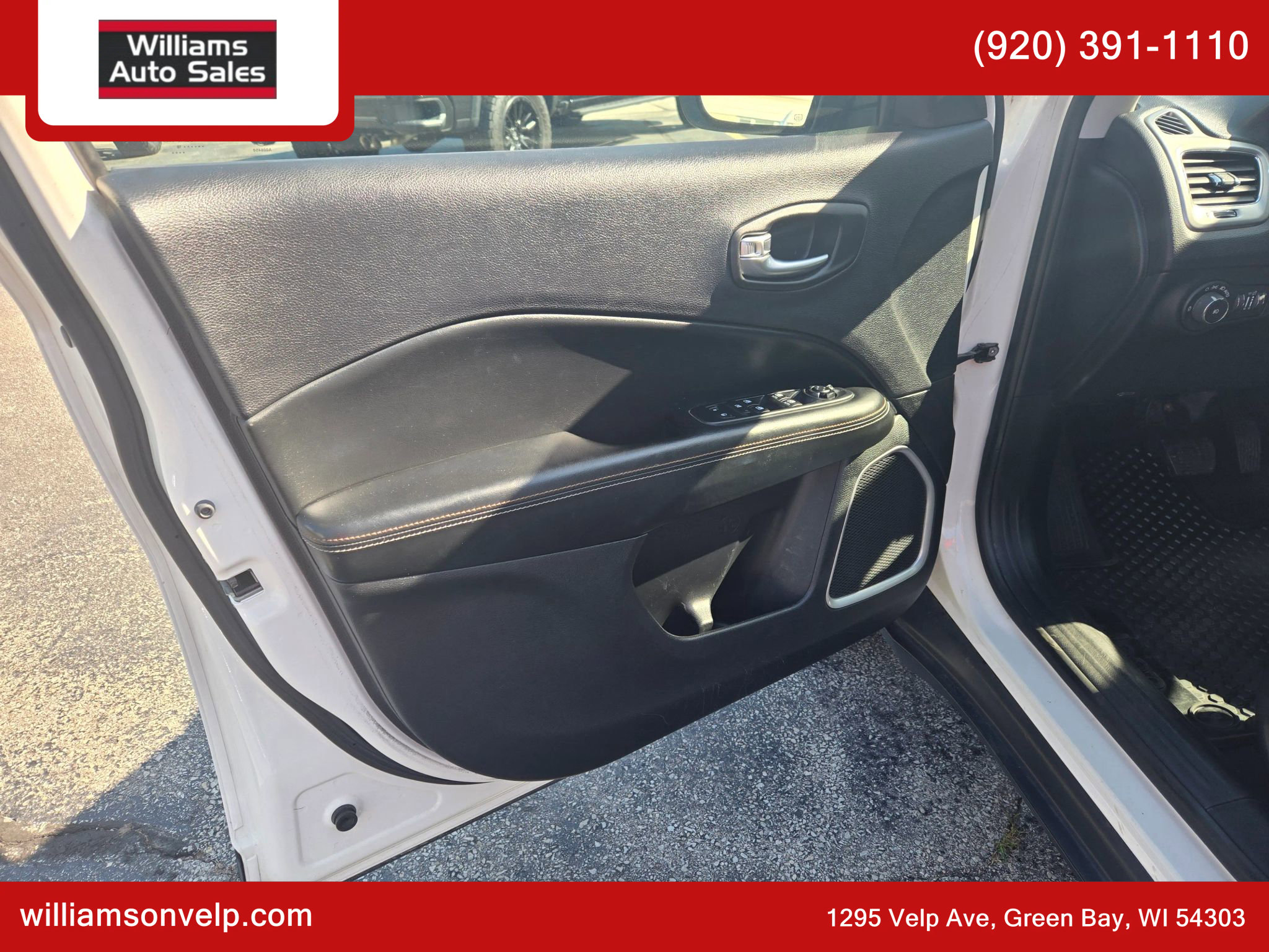 Used 2018 Jeep Compass Latitude w/ Popular Equipment Group image 10