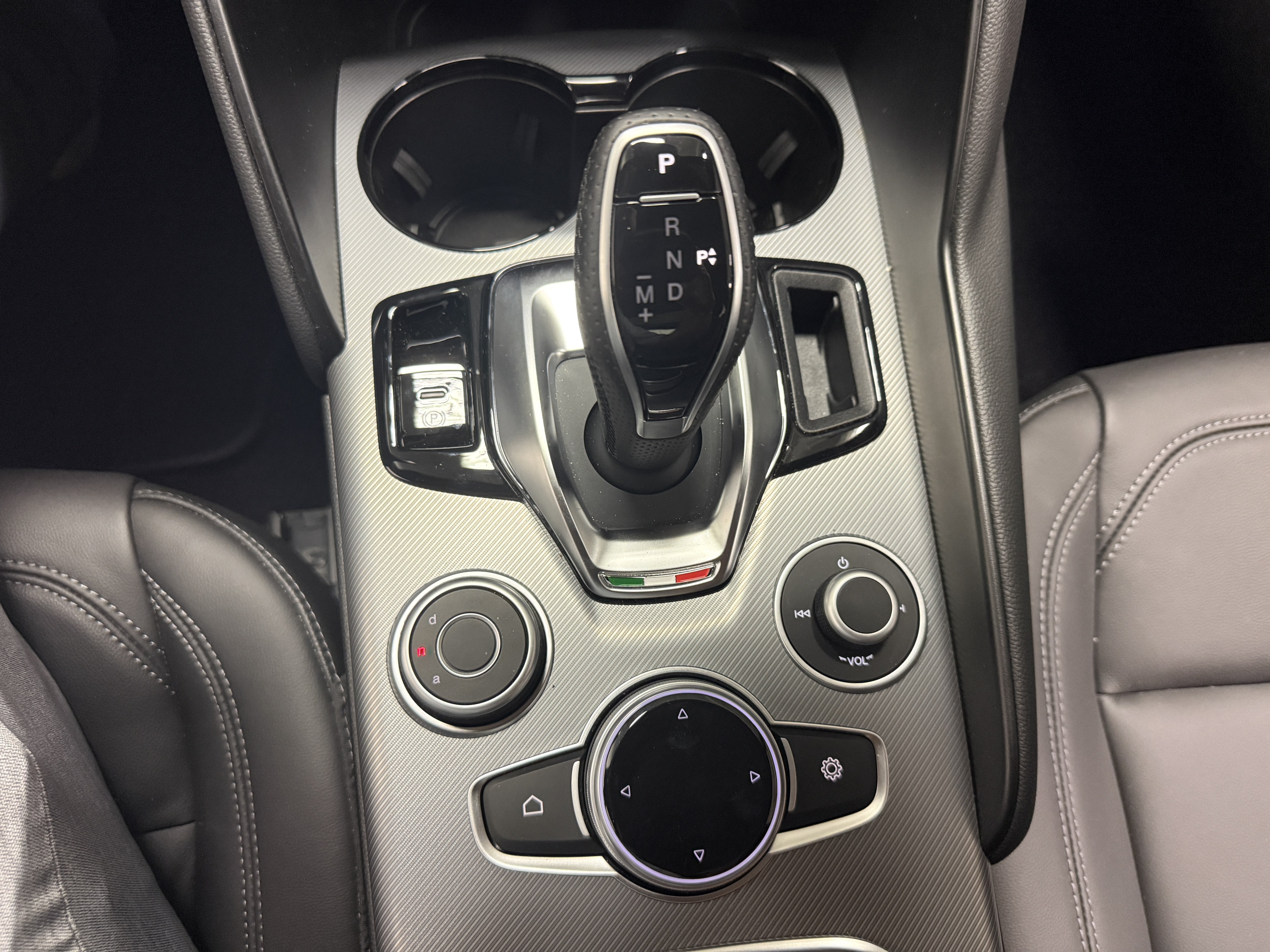 New 2026 Alfa Romeo Giulia AWD w/ Driving Assist Package image 17