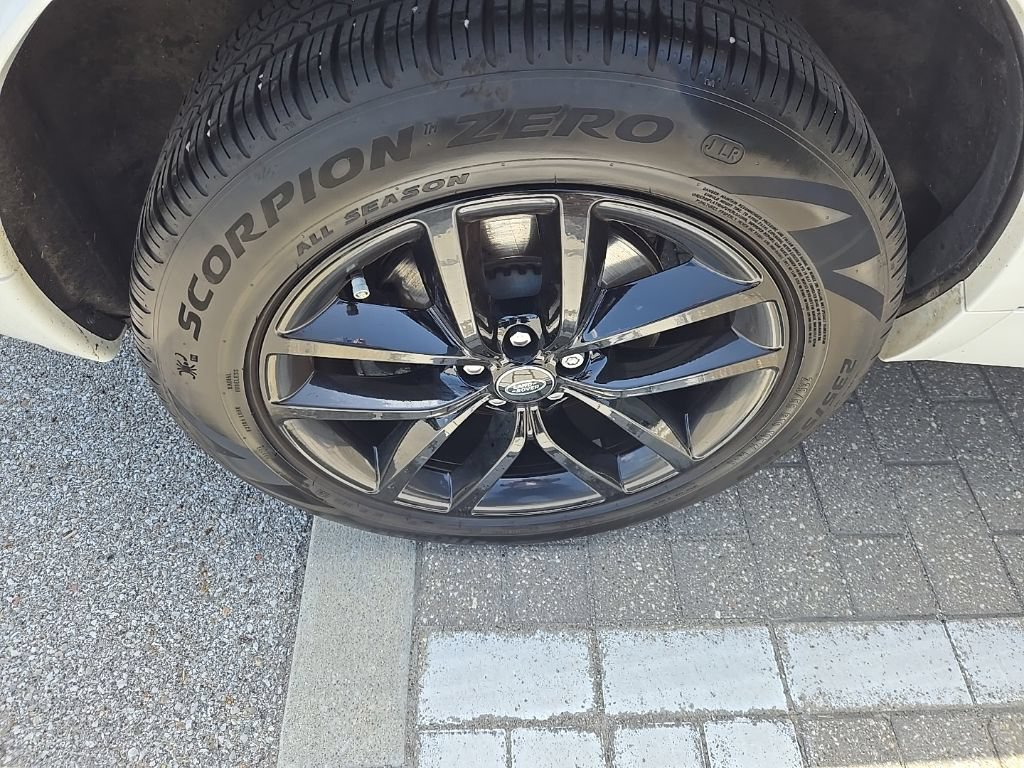 Certified 2025 Land Rover Discovery Sport S AWD/4WD image 12