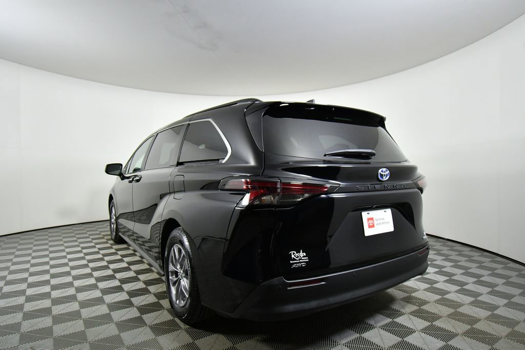 Used 2023 Toyota Sienna XLE image 13