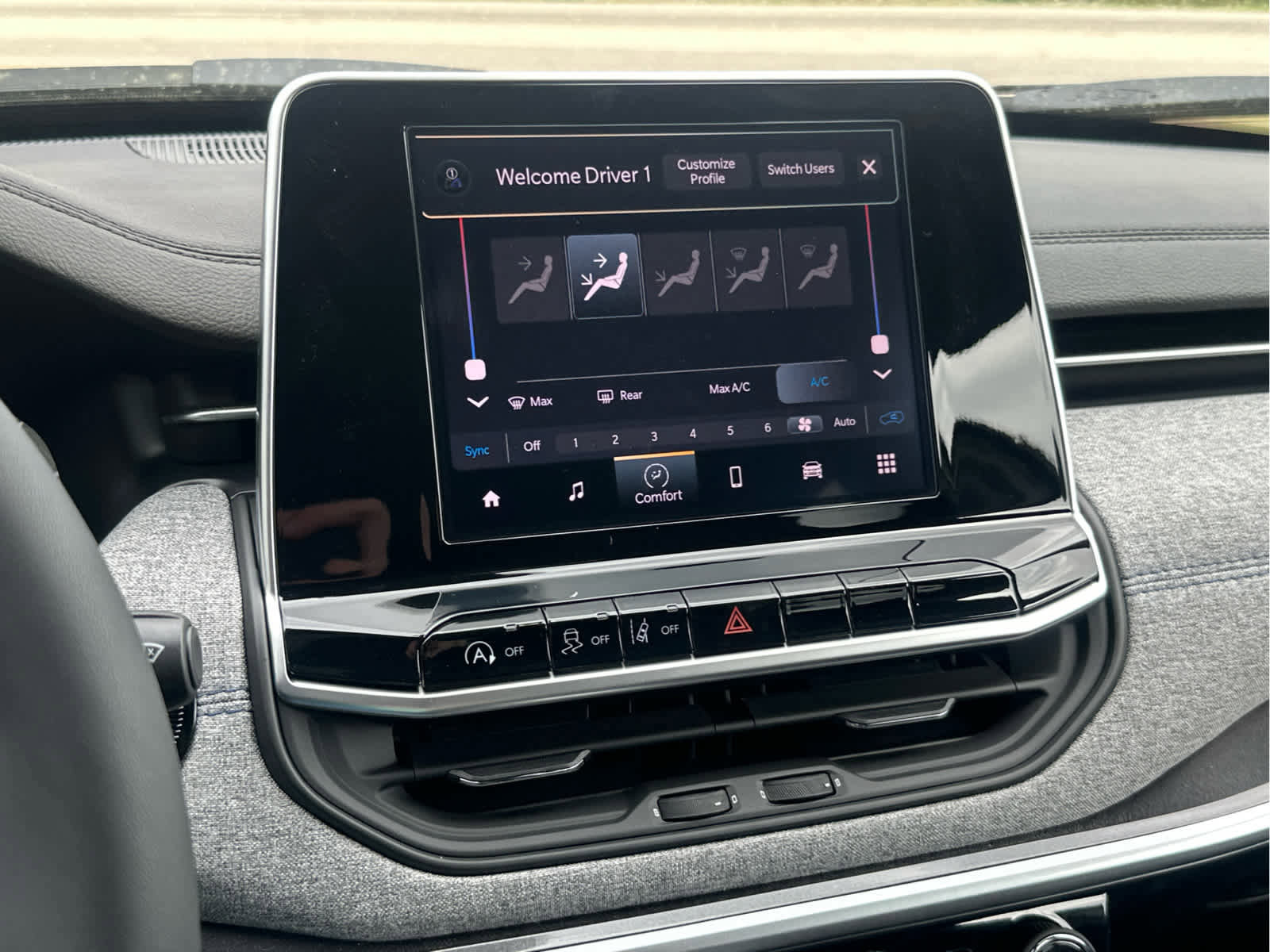 New 2025 Jeep Compass Latitude w/ Convenience Group image 39